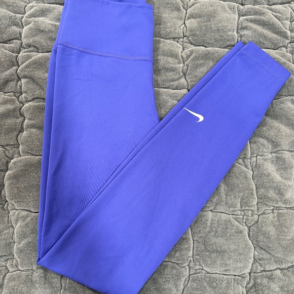 Nike Leggings - Picture 1 of 4